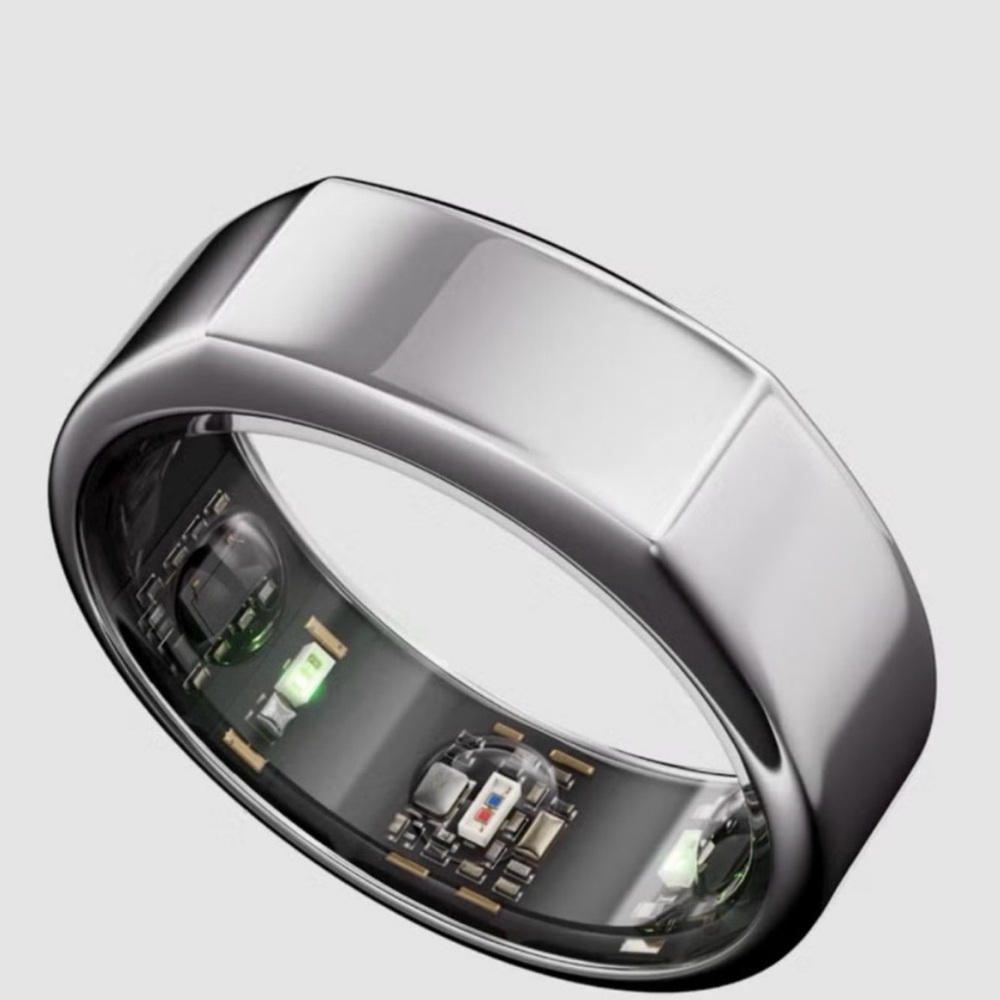 Oura Silver Smart Ring with Black Interior Sensors